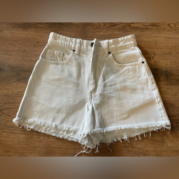 NEVER WORN Cotton On Denim Shorts - Picture 1 of 3